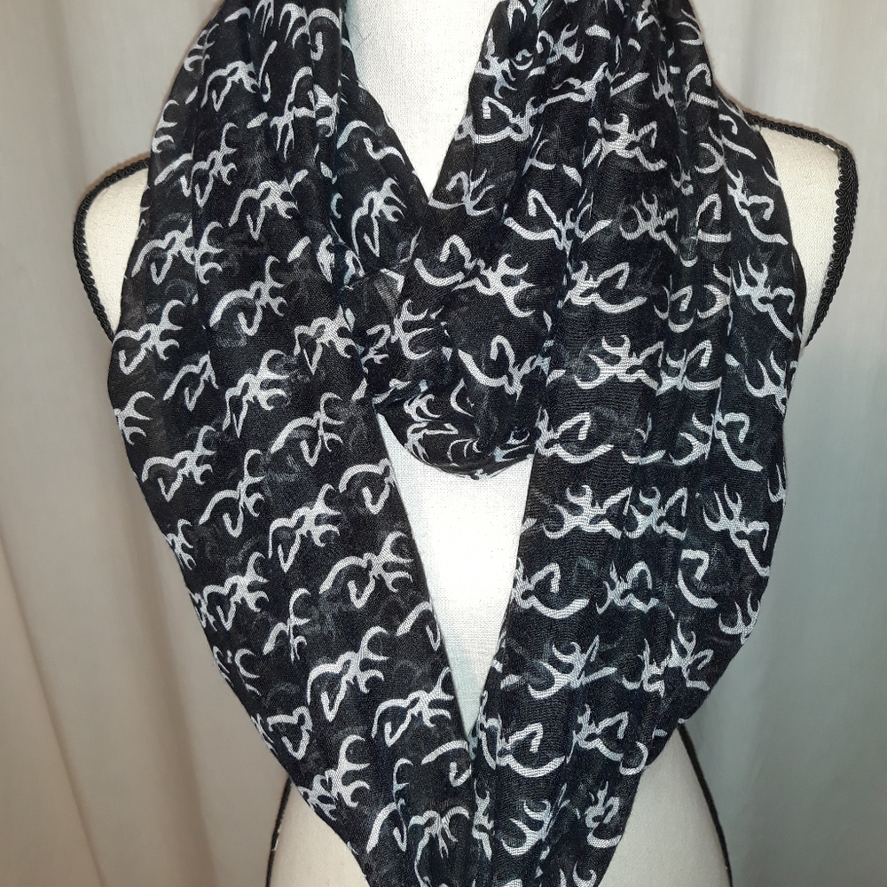 Browning scarf